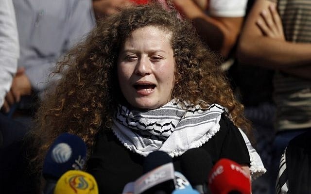 عهد التميمي تكشف الذباب الإلكتروني بمواقفها الجرئية ضد عباس وسلطته